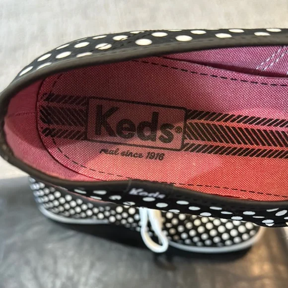 Keds size 8 Classic Black and White Polka Dot Shoes - Picture 2 of 6